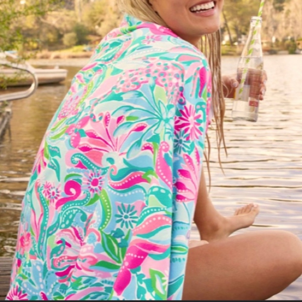 Lilly Pulitzer Lounge Towel Oversized Floral Pink Blue Beach Blanket Picnic NWT